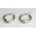  cercei fashion "Hoop " , din argint & onix. Italia
